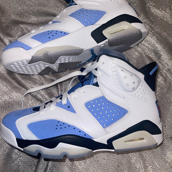 Air Jordan 6 Retro 'University Blue' - Men's Size 7.5 / Women's Size 9 - Picture 4 of 11